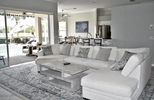 Sarasota House | Pool House On Golf Course