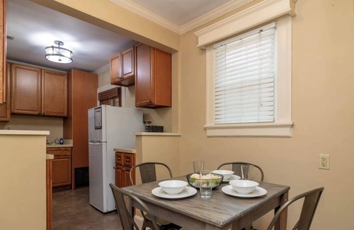 Columbus Apartment | Pool! Near Downtown&Parks- The Cozy Guest Cottage