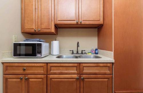 Columbus Apartment | Pool! Near Downtown&Parks- The Cozy Guest Cottage