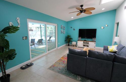 Tarpon Springs House | Pool pet-friendly close to beaches attractions