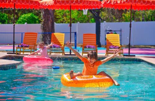 Clearwater House | Pool Pickleball Mini Golf