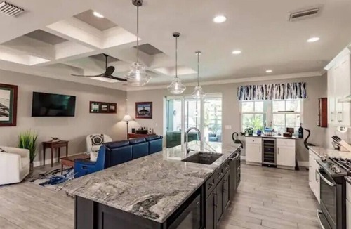 Pine Valley House | Pool, Pizza, Popcorn-Paradise!