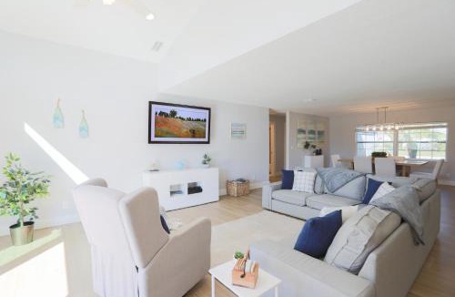 Clearwater House | Pool, Playset, 15 min to Pier 60 at Cove Cay Oasis