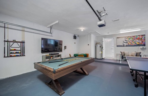 Anona House | Pool * Soccer * Basketball * Game Room * Sleeps 20