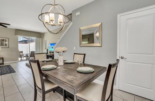 Kissimmee House | Pool Townhome 5mi to DISNEY FREE Waterpark