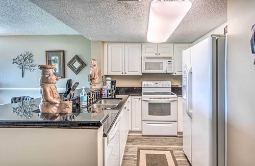 Myrtle Beach Condo | Pools, Patio & Stunning Views: Myrtle Beach Oasis