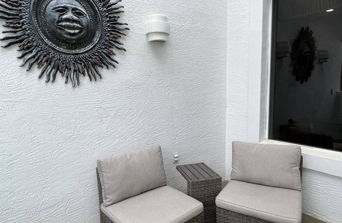 Marineland Acres House | Poolside Beach Living