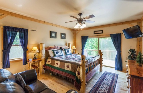 Ellijay Cabin | Poolside Mountain Retreat - Hot Tub, Fire Pit/ Minimum Age Requirement of 25 yrs