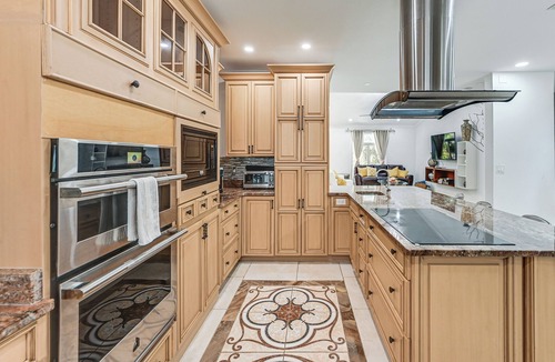 Rural Estates House | Poolside Oasis: Group-Friendly Getaway in Naples!