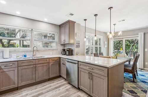 Amelia City Condo | Poolside Oasis: Gated Complex, Near Beach and Pool