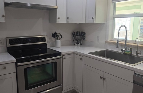 Port Saint Lucie House | Poolside Palms - 3bd/3ba Sleeps 18