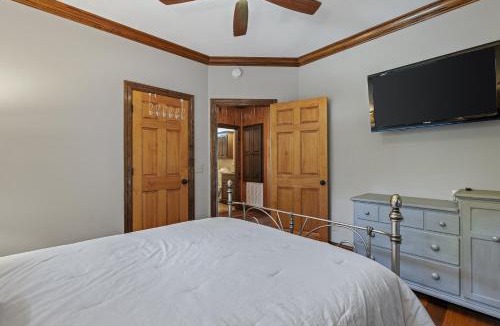 Arley House | Pops Place - Everything You Need For A Perfect Vacation!