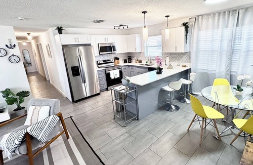 Downtown Miami House | PortHouse close to PortMiami & Wynwood 4BR/2BA/8pp