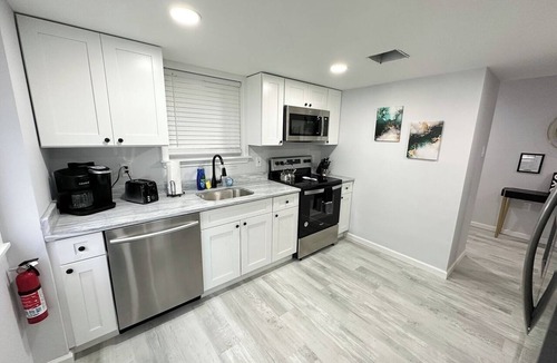 Atlantic City Condo | Posh Paradise -Modern Close to Casino & Water Park