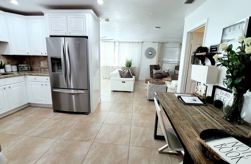 Palm Beach Gardens House | POSHPADZ Hot Tub, HUGE Private Tropical Pool, Sleeps 6, BBQ Minutes to Beach
