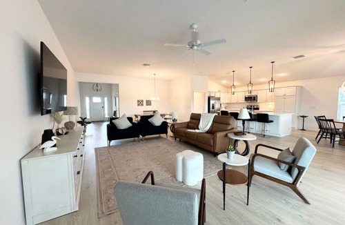 Sumter County House | Premier Poolside Eastport Paradise (Waters Edge) 🐶