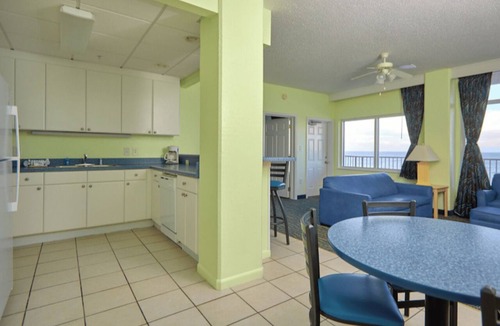 West Panama City Beach Hotel | Premier Suite | Palmetto | Sleeps Six | Full Kitchen Suite