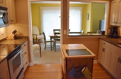 Sea Pines Villa | Premium 3 BR Harbour Town Villa - Walk to Yacht Basin - Summer Promo