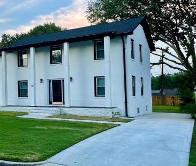 Gastonia House | Premium Executive 4BR 4BA Home, Sleeps 9 Guests, Gastonia NC, 5 min to CaroMont