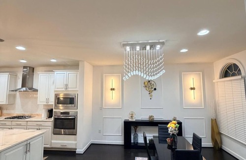 Hanover House | Premium Modern Luxe Retreat Near BWI & Arundel Mills