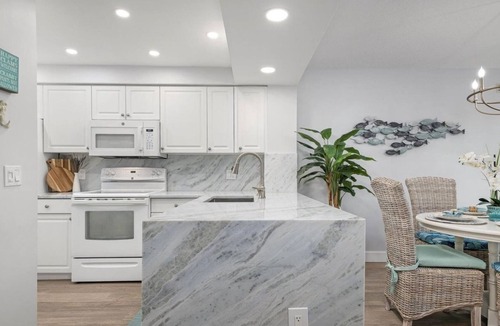 Plantation Condo | Prestigious PGA Golf & Country Club condo on 10th hole now booking for 2026!