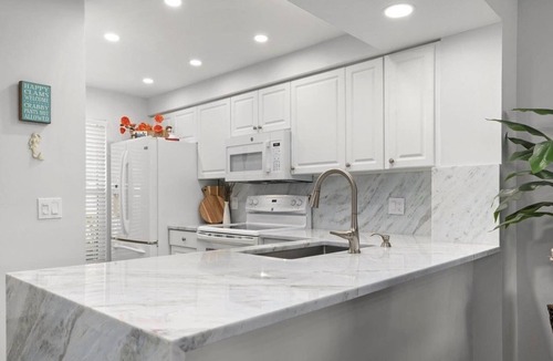 Plantation Condo | Prestigious PGA Golf & Country Club condo on 10th hole now booking for 2026!