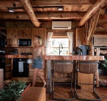Seymour House | Prettiest Sunset Hideaway