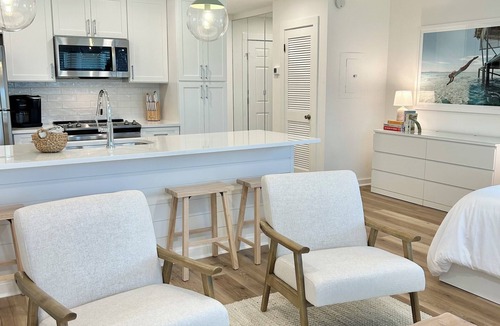 Seagrove Beach Condo | Prime 30A Location/EZ Beach Access/Quiet Pool/Fast Wifi