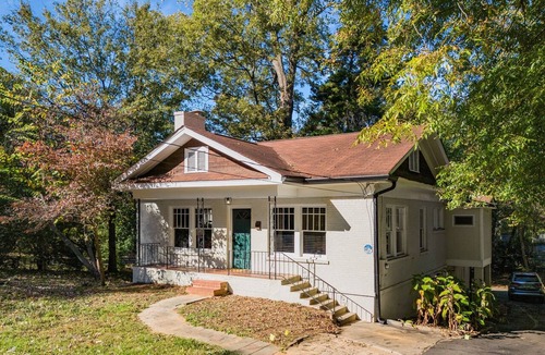 Poncey-Highland House | Prime Beltline Location | 3 King Beds | Playground