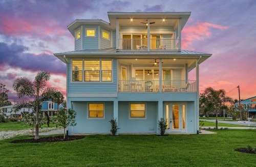 Mid Island House | Prime Location, Heated Pool, Game Room - FMB- Beach Please - Roelens