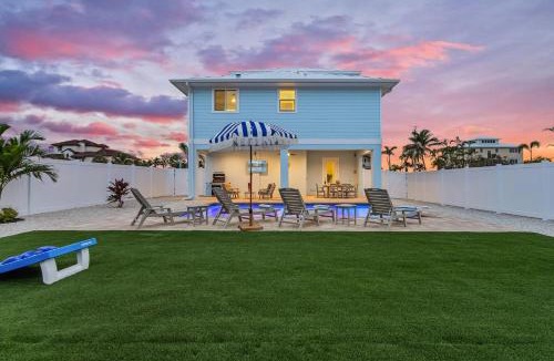 Mid Island House | Prime Location, Heated Pool, Game Room - FMB- Beach Please - Roelens
