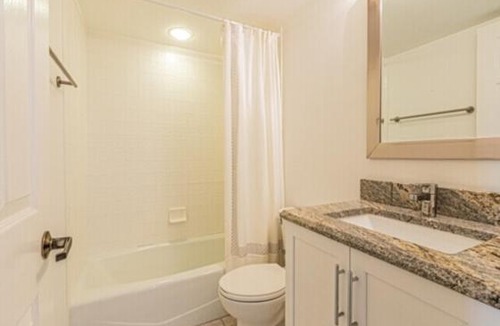 Park Shore Apartment | Prime Location Luxury Condo