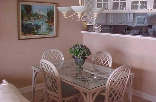 Bradenton Beach Condo | PRIME LOCATION ON AMI*CONDO DIRECTLY ON WHITE SUGAR SAND BEACH*HEATED POOL