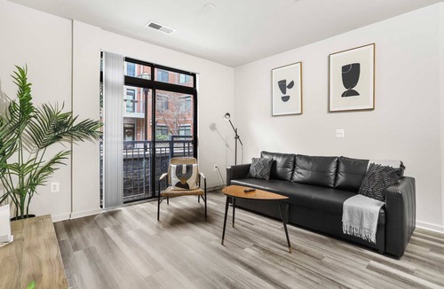 Arlington Apartment | Prime Location | Steps from Metro & Pentagon City