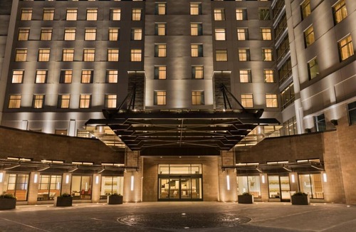Berkeley Heights Hotel | Prime Location! 4 Convenient Units, Pool, Free Parking, Free Breakfast!