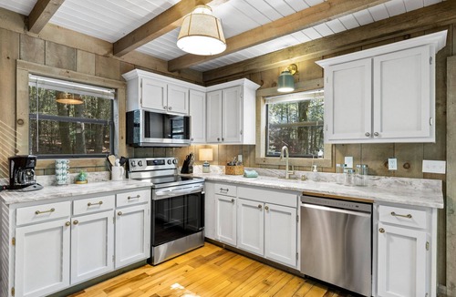 Suches Cabin | Prime Trout Water! River Front Cottage in the beautiful Blue Ridge Mountains.