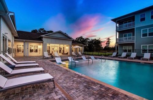 Orange Park Apartment | PrimRose steps to Pool, Gym Nr NAS JX, Dtwn, I295