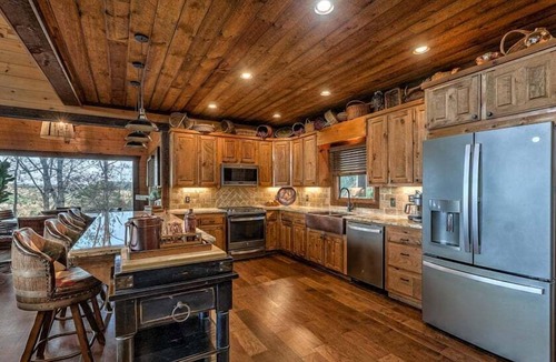 Blue Ridge Cabin | Privacy Peak- Stunning Mountain Views | Game Room | King Beds