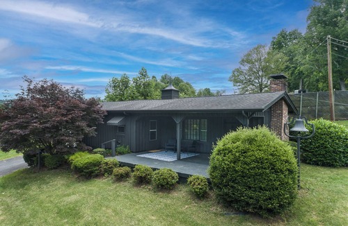 Bristol House | Private 1BR Home on 2 Acres near Bristol – Monthly Stays