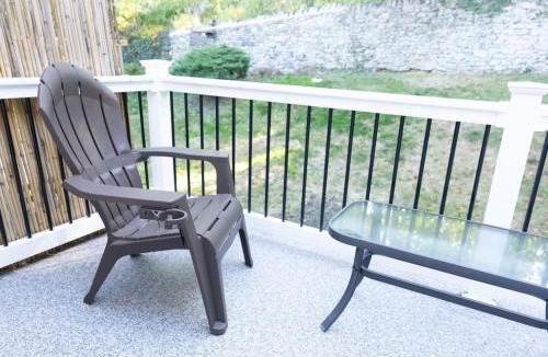 Ogontz Campus House | Private 2-Bedroom Second-Floor Residence, Bala Cynwyd