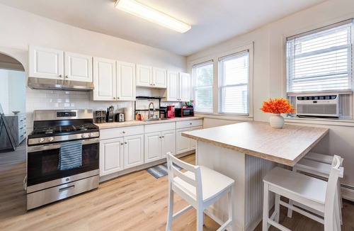 Teaneck Apartment | Private 2BR in Teaneck/13MI to NYC/Free Parking/Laundry/Ideal for Extended stay