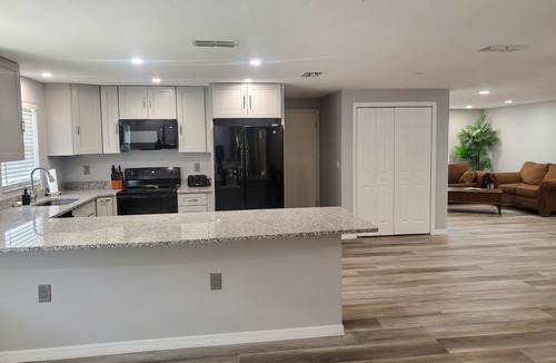 Flor-a-mar House | Private 3 bedroom pool home