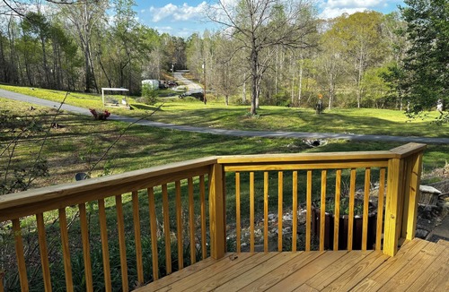 Oconee County House | Private 3-bedroom house sleeps 8~creek & pool table