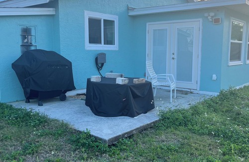 Port Charlotte House | Private 3-BR/2-BA House w/fenced in back yard