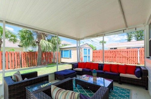Ocean Grove Terrace House | Private 4 bedroom Pool Home w 2 car garage, Walk to the Beach, Dog Friendly