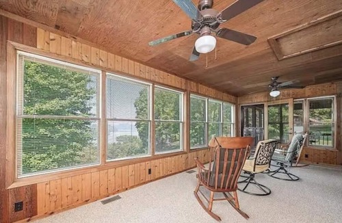 Byrdstown House | Private 5-Acre Retreat, Panoramic Dale Hollow Lake View, Sleeps 10