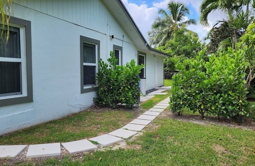 Ludlam Apartment | Private Apartment Miami Kendall near Zoo, The Falls Mall, and Miami Dade College