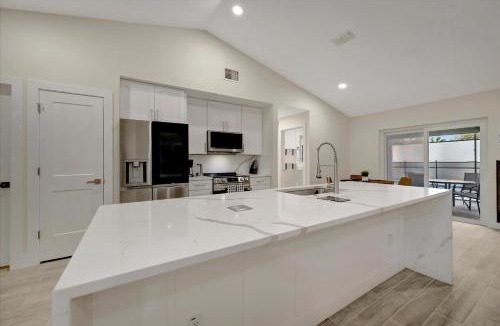 Indian Ridge House | Private Arcade with Pool Hot Tub and Grill Sleeps 10