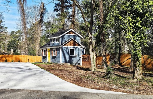 Forest Park Cabin | Private Atlanta Tiny House with Mini Golf Course