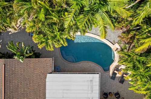 West Bradenton House | Private Backyard w/Heated Pool Near Anna Maria Island & Siesta Key Beaches!
